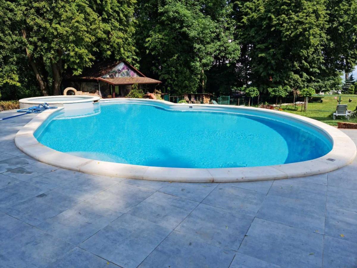 Panorama Hotel & Spa Chernivtsi Ngoại thất bức ảnh